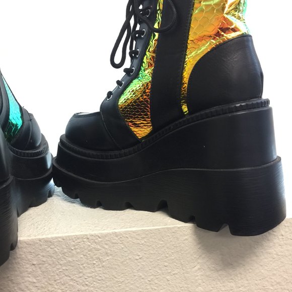 Pre Loved- Cape Robbin Radioactive Platform Boots in Black/8 - SH196 - Picture 4 of 9